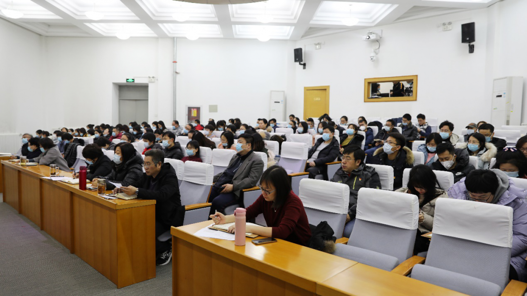 学校党委书记杨金祥宣讲党的十九届 五中全会精神(图1)