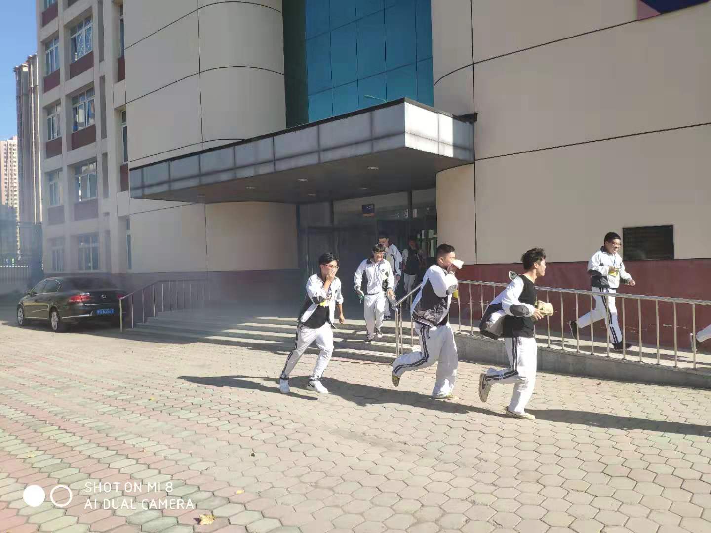 经贸学校组织安全应急疏散演练(图3)