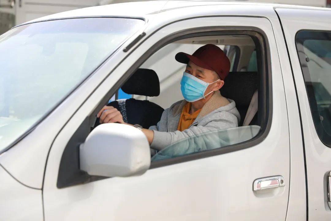 隔离不隔情 关怀暖人心——首批入驻全封闭式校园党员干部侧记(二)(图6) 隔离不隔情 关怀暖人心——首批入驻全封闭式校园党员干部侧记(二)(图6)