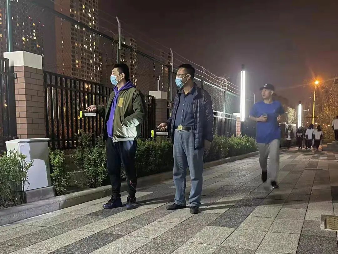 筑牢疫情防线 传递爱心温情——入住全封闭式校园党员干部侧记(六)(图2) 筑牢疫情防线 传递爱心温情——入住全封闭式校园党员干部侧记(六)(图2)