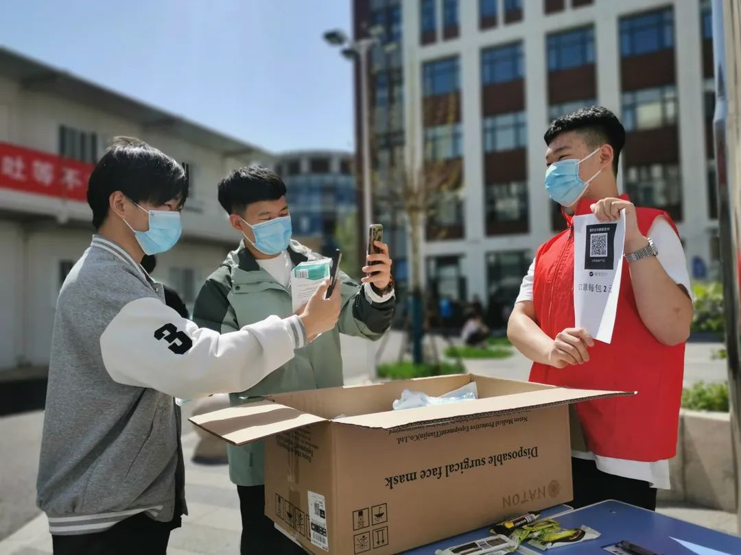 封闭管理保安全 课余活动暖心间——入驻全封闭式校园党员干部侧记(七)(图12) 封闭管理保安全 课余活动暖心间——入驻全封闭式校园党员干部侧记(七)(图12)