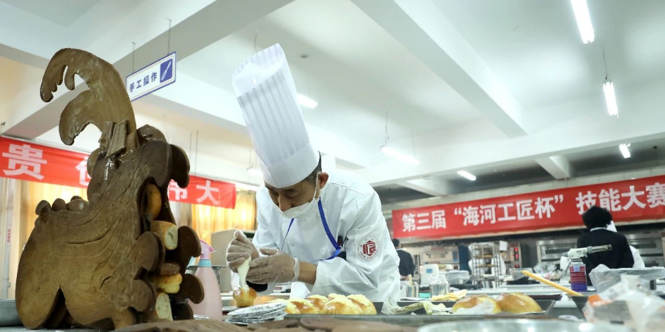 学校在第三届“海河工匠杯”技能大赛斩获佳绩(图1) 学校在第三届“海河工匠杯”技能大赛斩获佳绩(图1)