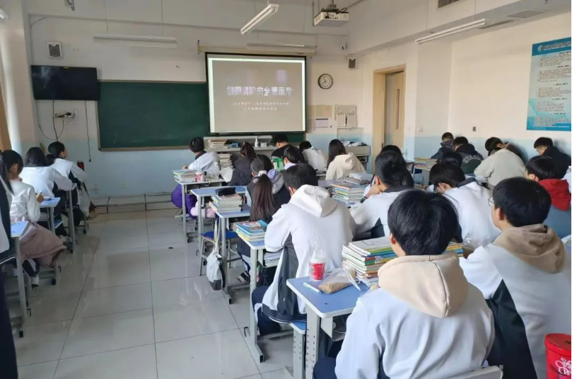 齐心筑牢防火屏障 携手打造平安校园——学校深入开展消防安全月活动(图4)