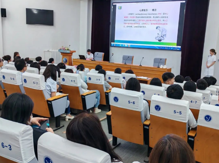 学校组织开展应急救护知识技能培训